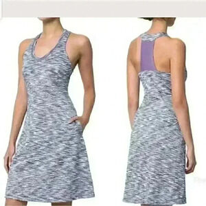 TRAVEL DRESS SIZE MEDIUM